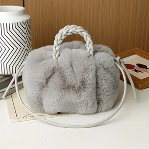 Women’s Gray Faux Fur Handbag 👜 - NEW